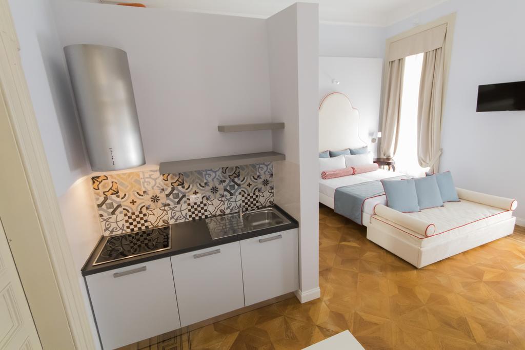 Residenza Degli Artisti Hotel Trieste Bagian luar foto