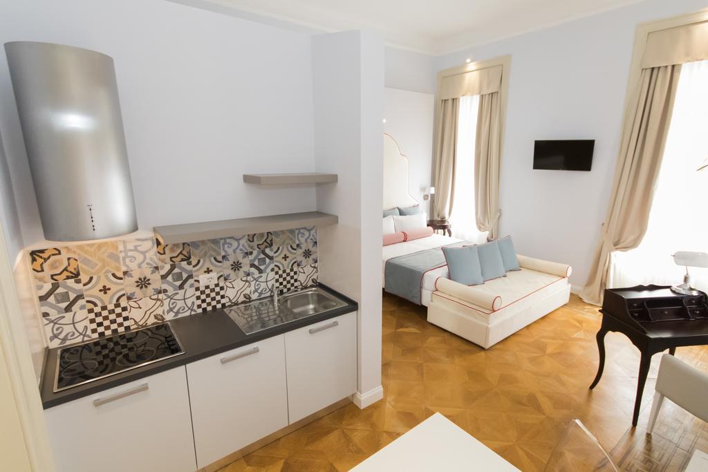 Residenza Degli Artisti Hotel Trieste Bagian luar foto