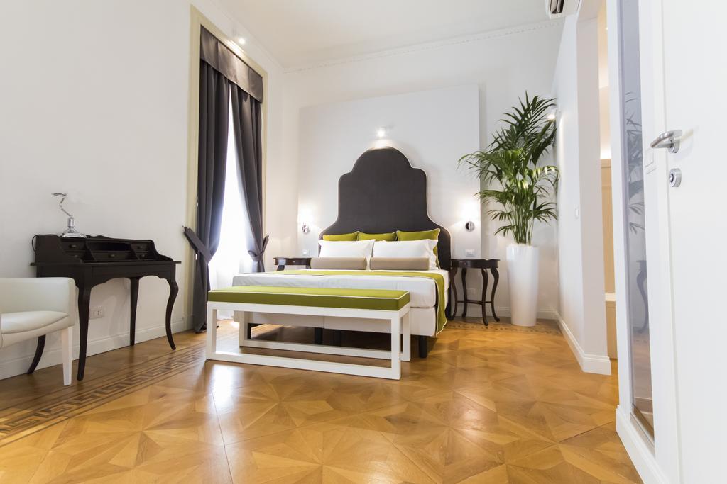 Residenza Degli Artisti Hotel Trieste Bagian luar foto