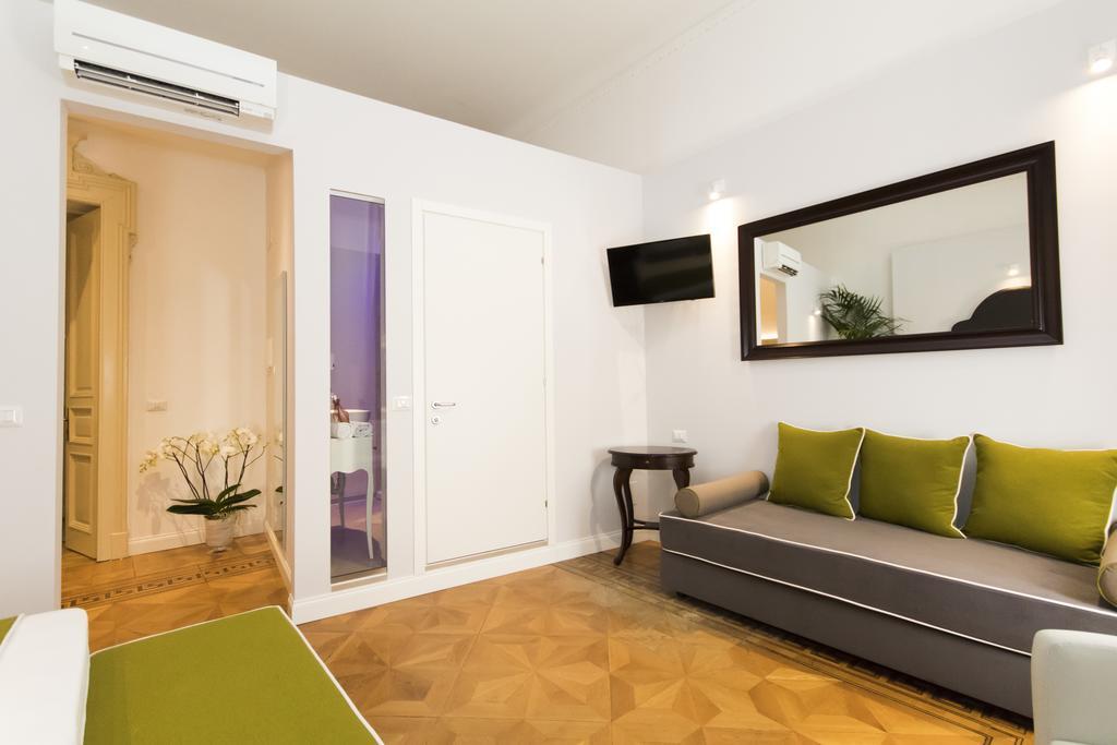 Residenza Degli Artisti Hotel Trieste Bagian luar foto